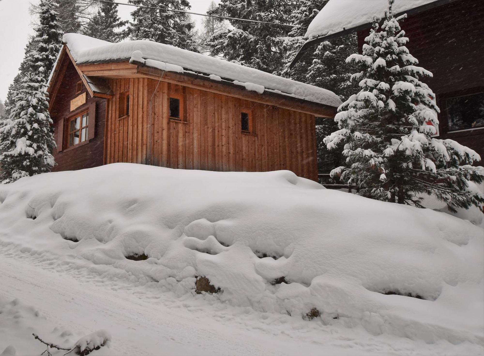 Zirbenwald Chalet Turracher Hohe Esterno foto